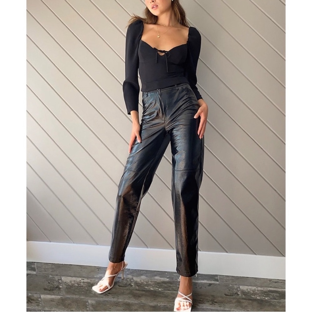 Aritzia Wilfred Funk High Rise Black Glossy Vinyl Vegan Leather Pants Size 8